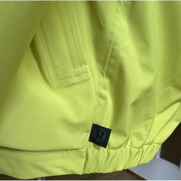 LULULEMON LAB Waterproof Shell Women's Size 12 Yellow Serpentine $248 Jacket - Picture 12 of 12